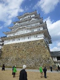 ③大天守内収録後西の丸へ移動02.jpg